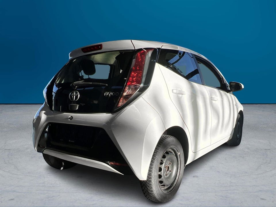 Toyota Aygo 1,0 VVT-i x-play x-touch 5d