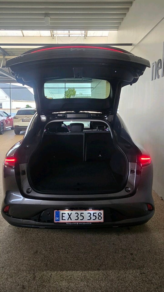 MG IM6 100 Performance AWD 5d