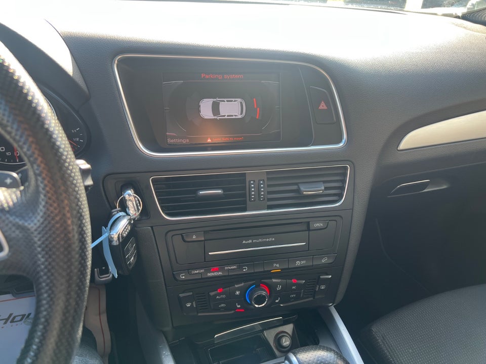 Audi Q5 2,0 TFSi 211 S-line quattro S-tr. 5d