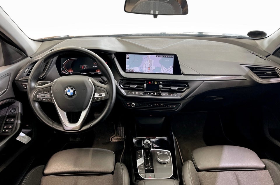 BMW 118i 1,5 Sport Line aut. 5d