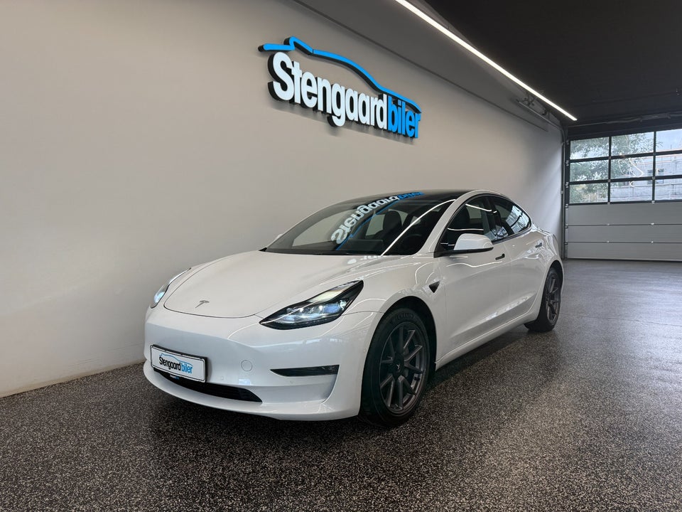 Tesla Model 3 Long Range AWD 4d