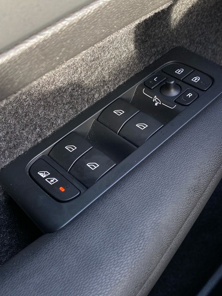 Volvo XC40 ReCharge Extended Range Core 5d