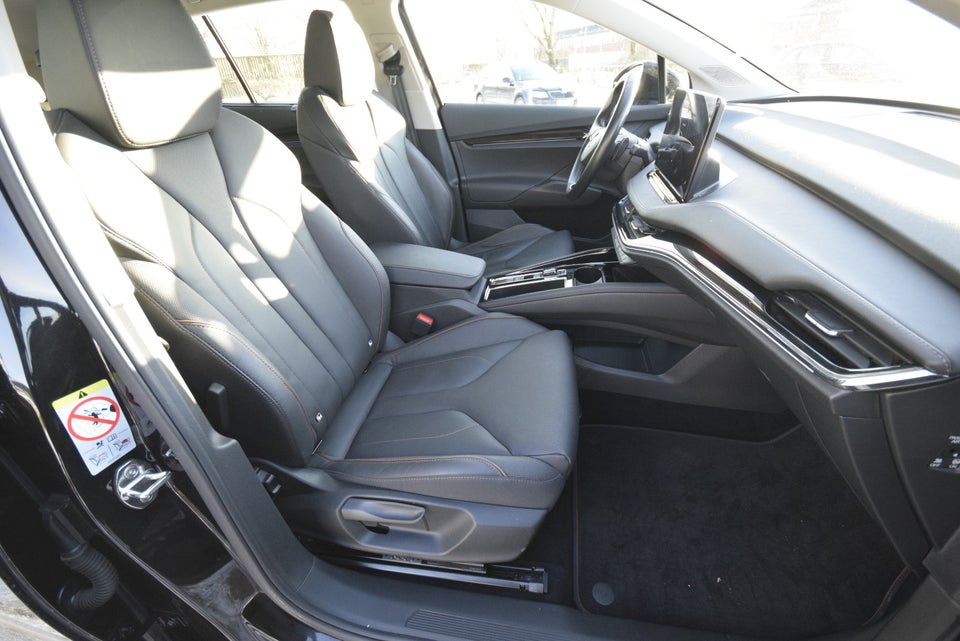 Skoda Enyaq 60 iV Suite 5d