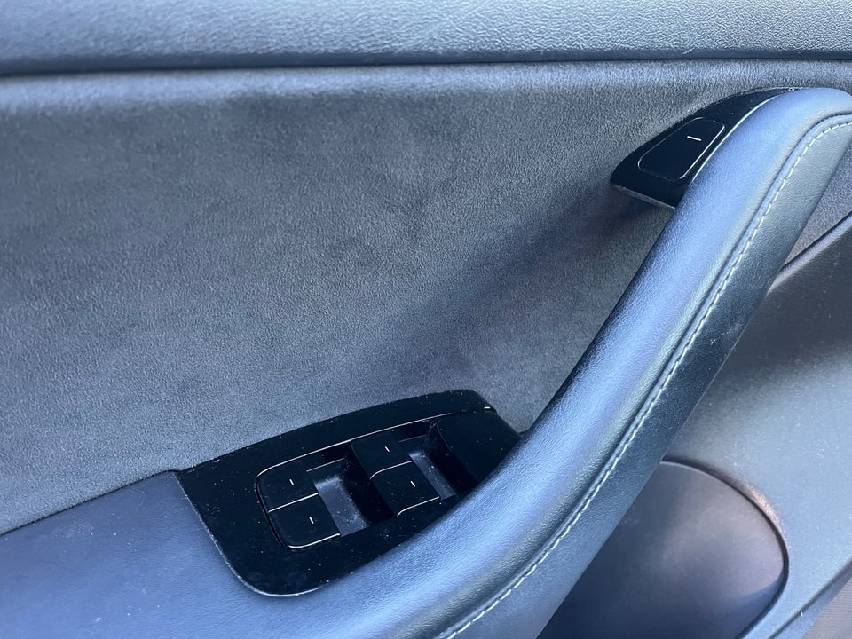 Tesla Model 3 Standard Range+ RWD 4d