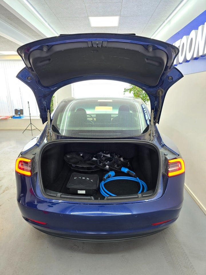 Tesla Model 3 Standard Range+ RWD 4d