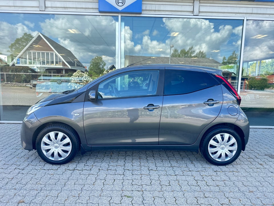 Toyota Aygo 1,0 VVT-i x-press 5d
