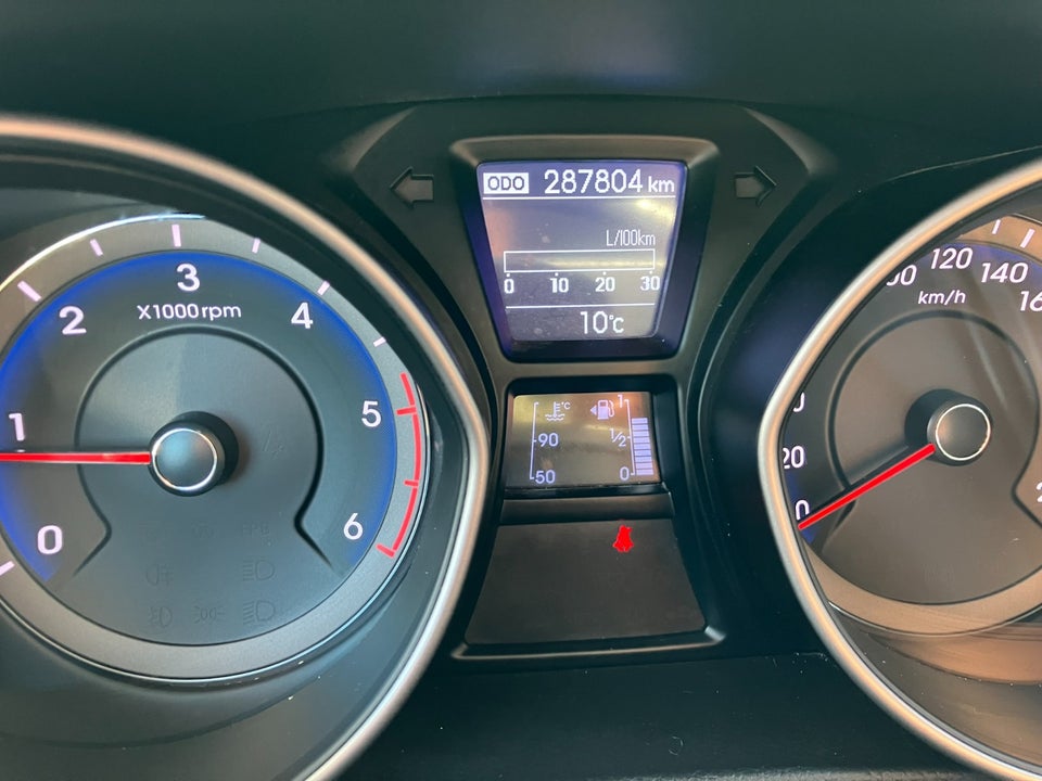 Hyundai i30 1,6 CRDi 110 Comfort CW Eco 5d