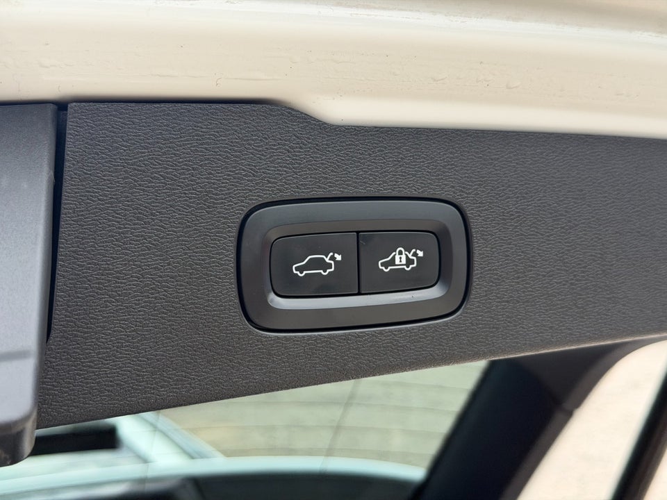Volvo V60 2,0 T6 ReCharge R-Design aut. AWD 5d