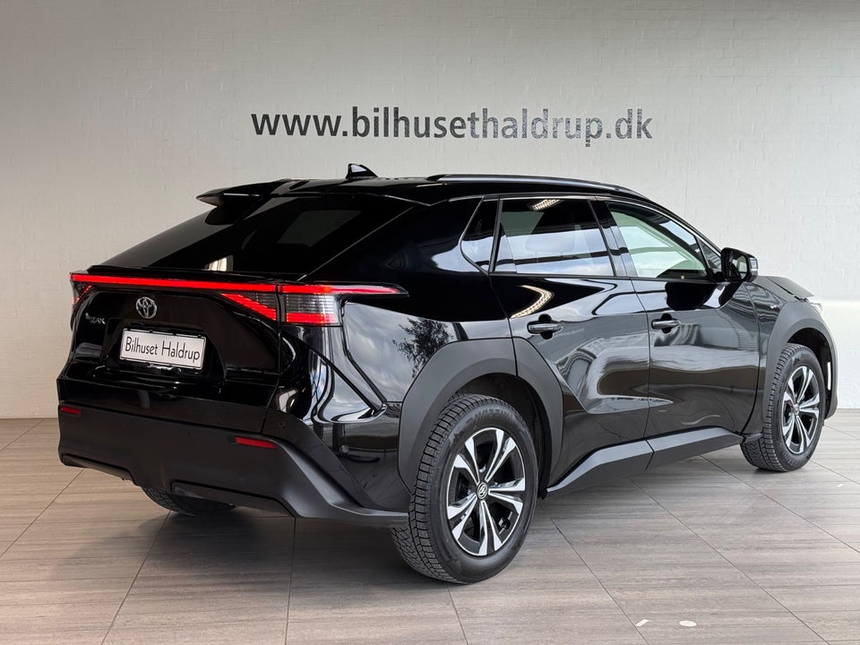 Toyota bZ4X Executive 5d