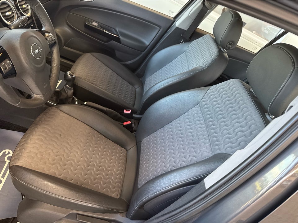 Opel Corsa 1,4 16V Cosmo 5d