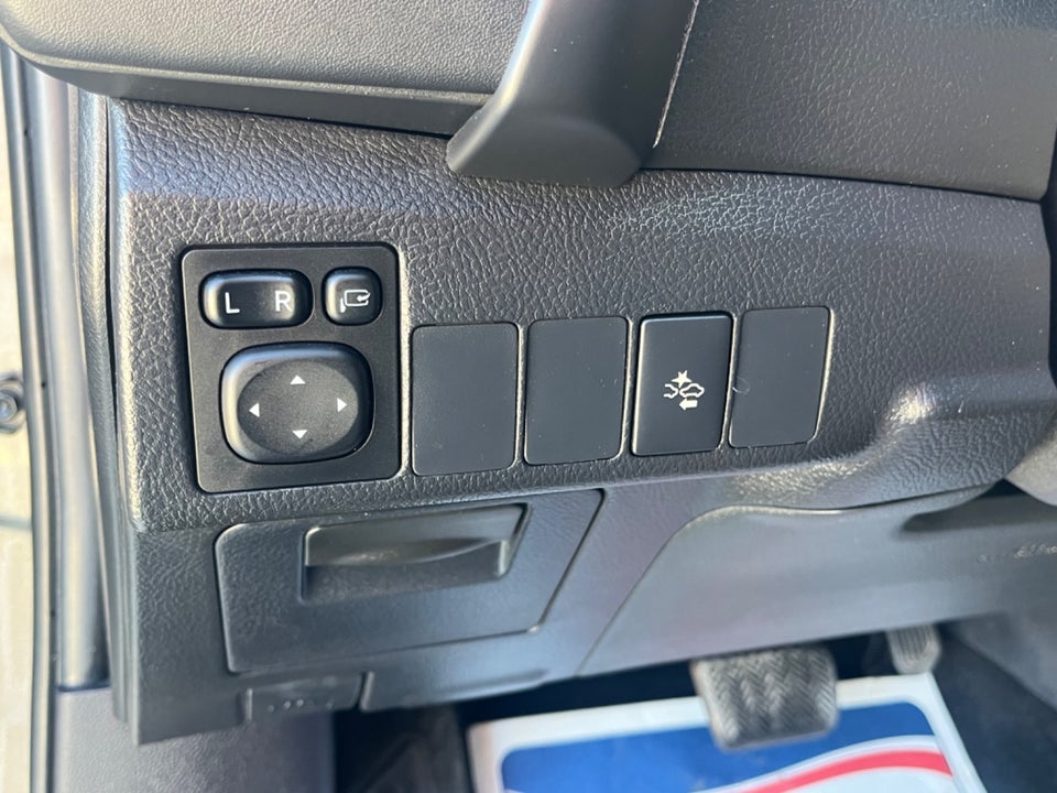 Toyota Auris 1,8 Hybrid H2 Selected CVT 5d