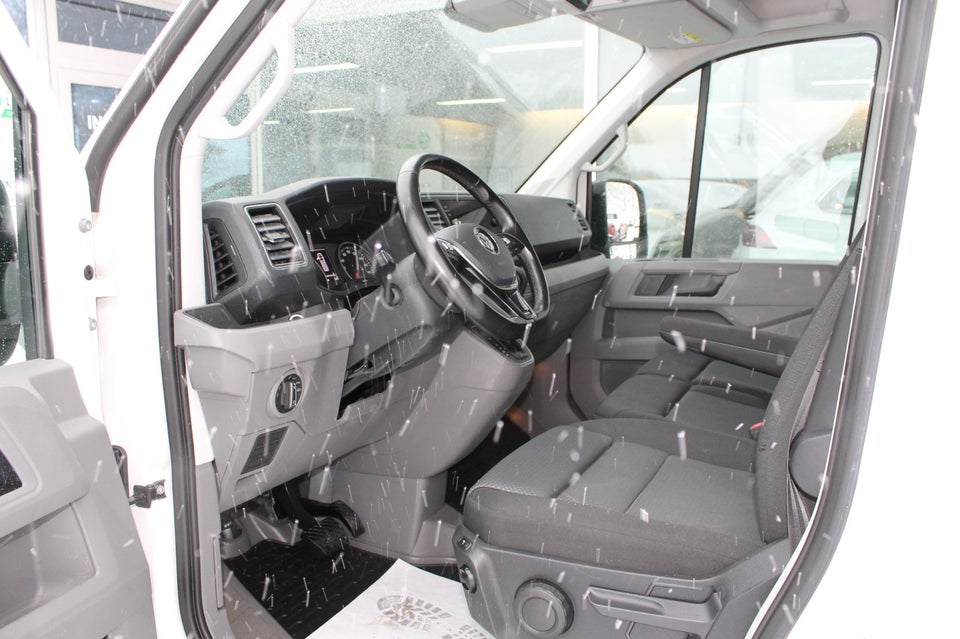 VW Crafter 35 2,0 TDi 177 Kassevogn L3H2 aut.