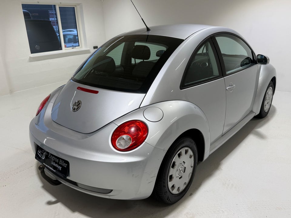 VW New Beetle 1,6 Trendline 2d