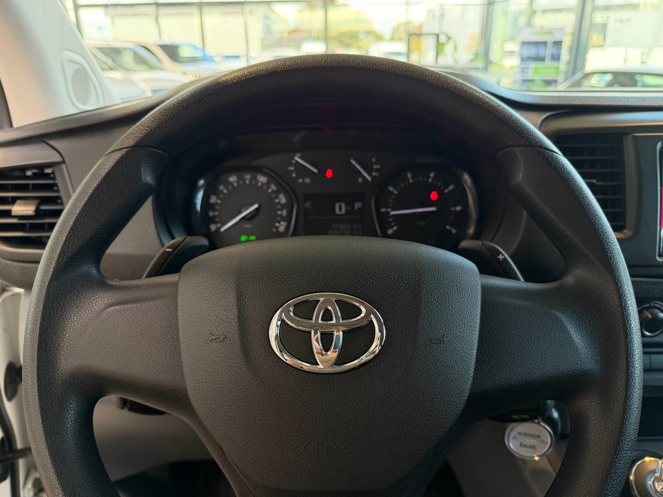 Toyota ProAce Verso 2,0 D 120 Medium Combi aut. 5d