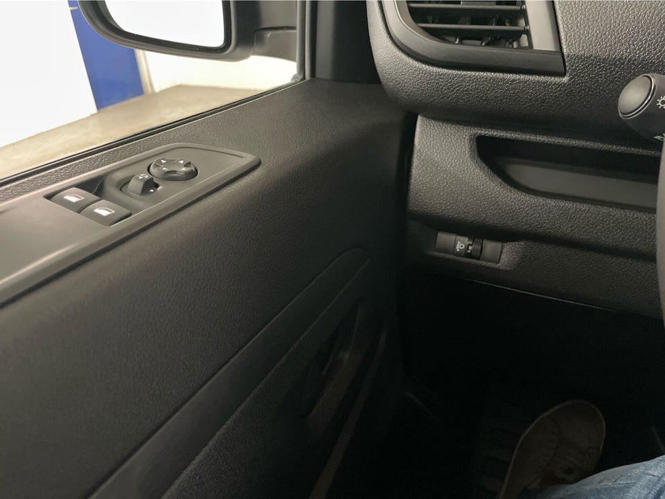 Peugeot e-Expert 75 L2 Premium Van