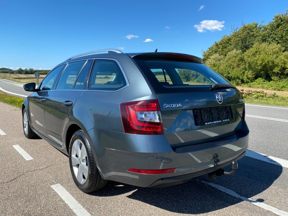 Skoda Octavia 2,0 TDi 150 Celebration Combi DSG 5d