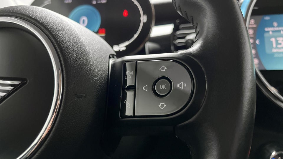 MINI Cooper SE Essential 3d