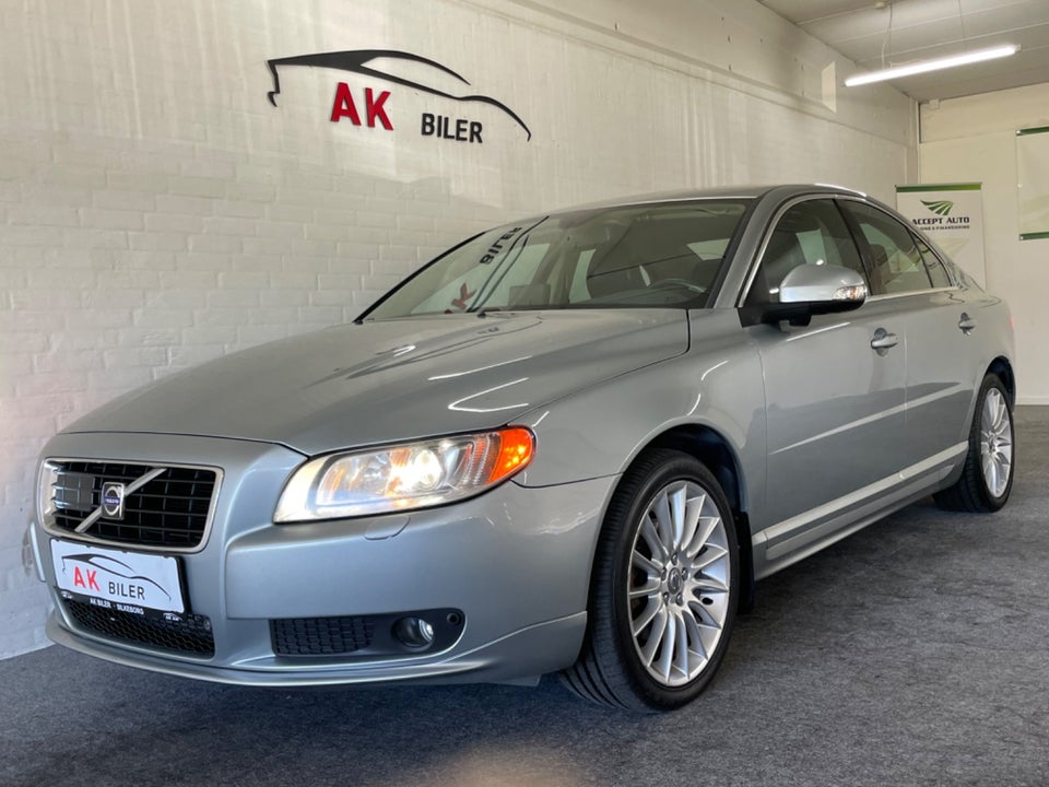 Volvo S80 2,4 D5 Momentum aut. 4d