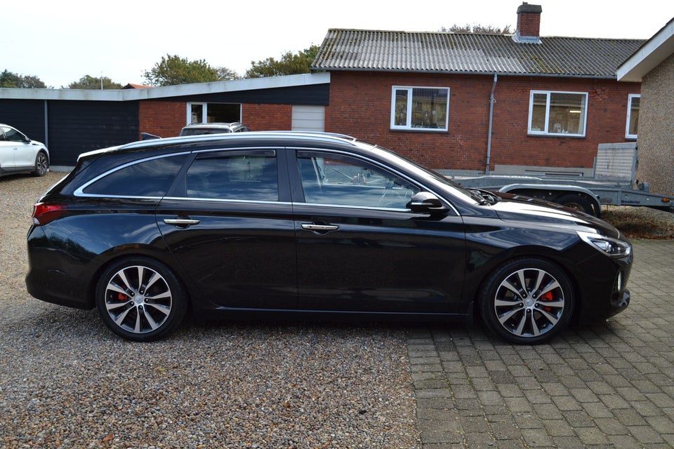 Hyundai i30 1,4 T-GDi Premium stc. DCT 5d