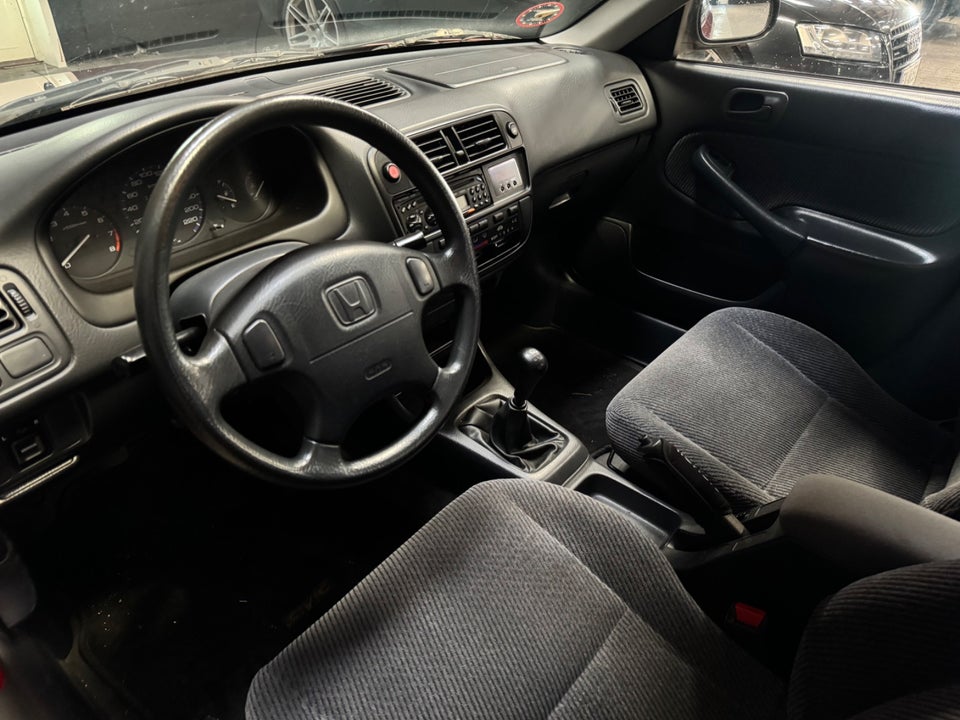 Honda Civic 1,4i S 4d