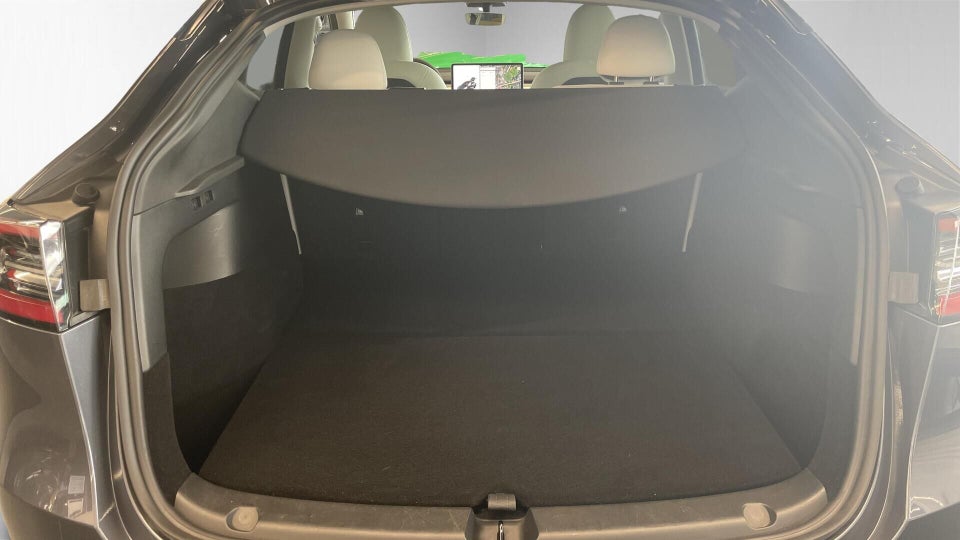 Tesla Model Y Long Range AWD 5d