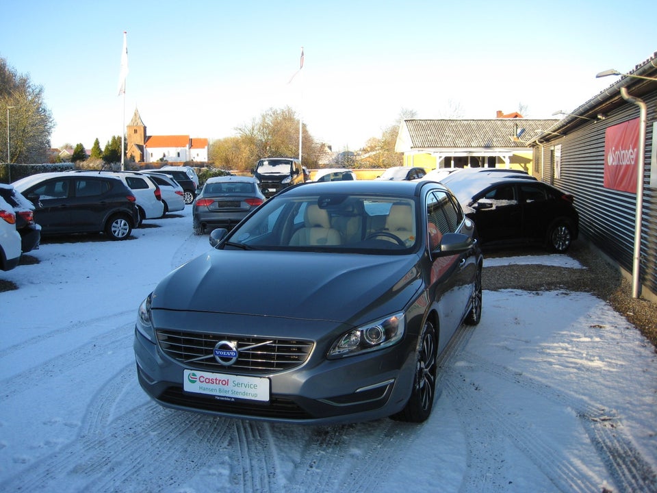 Volvo V60 1,5 T3 152 Momentum aut. 5d