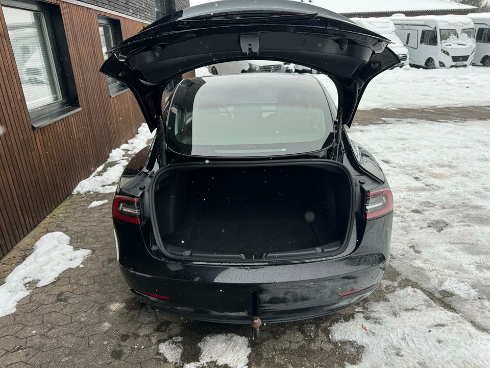 Tesla Model 3 Long Range AWD 4d