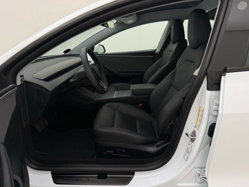 Tesla Model 3 RWD 4d