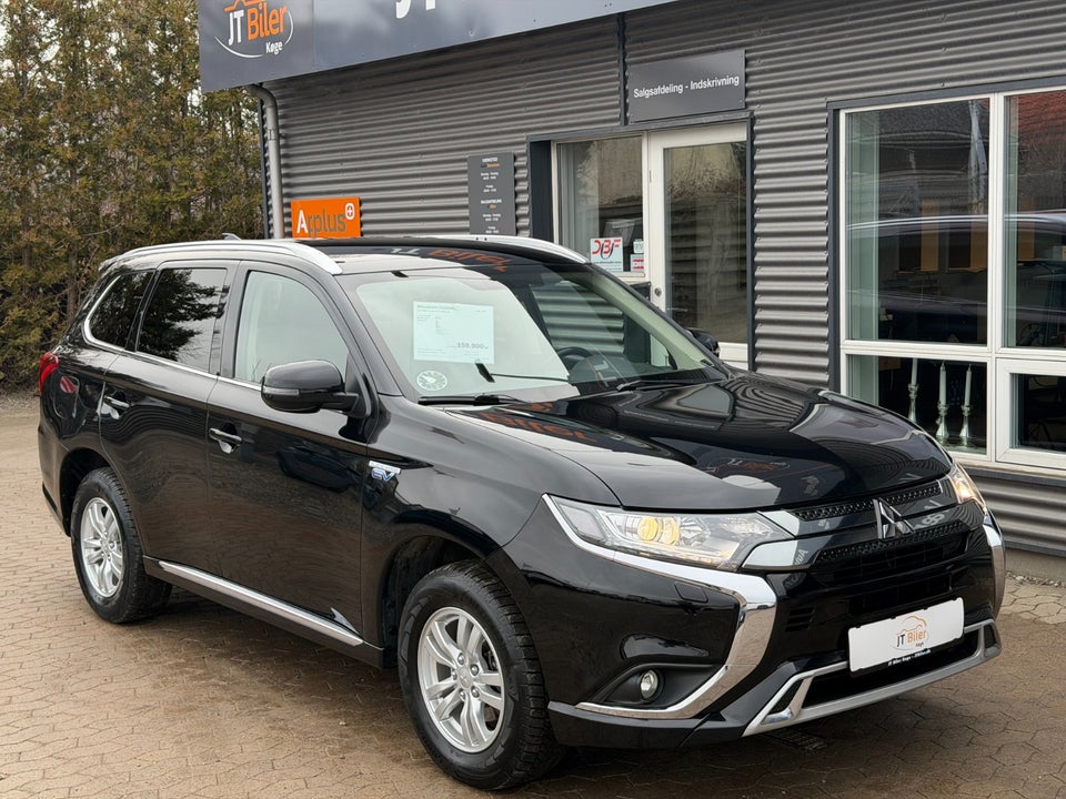 Mitsubishi Outlander 2,4 PHEV Invite CVT 4WD 5d