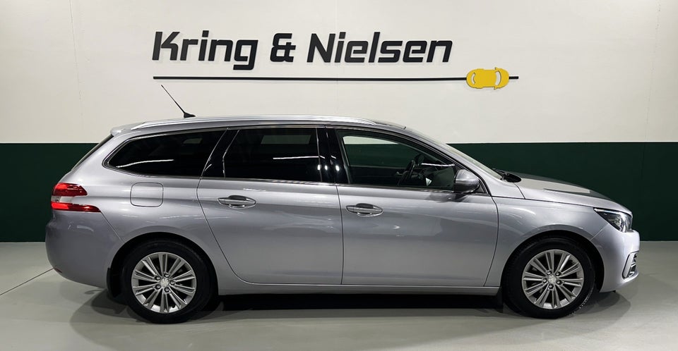 Peugeot 308 1,5 BlueHDi 130 Prestige SW 5d