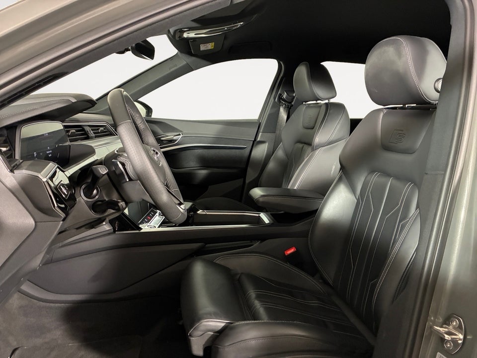 Audi Q8 e-tron 50 S-line quattro 5d