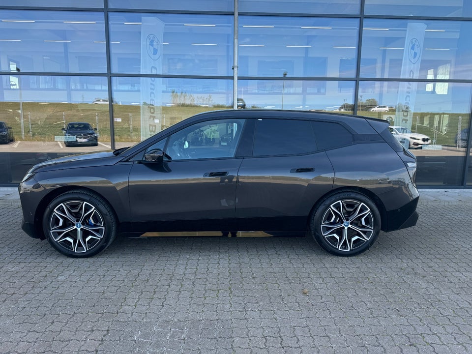 BMW iX xDrive40 Fully Charged Sport 5d