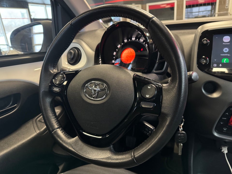 Toyota Aygo 1,0 VVT-i x-pression 5d