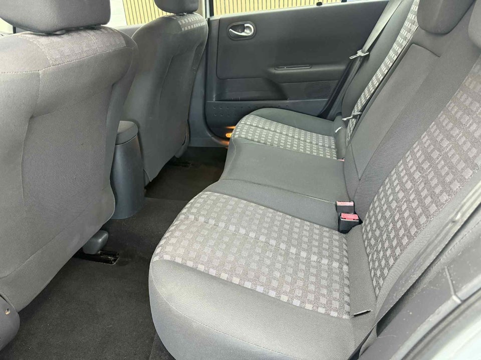 Renault Megane II 1,6 16V Touring stc. 5d