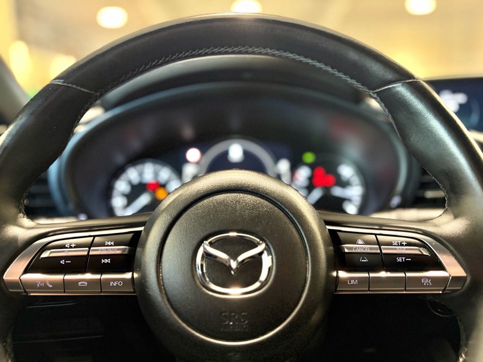 Mazda 3 2,0 SkyActiv-G 122 Sky 5d