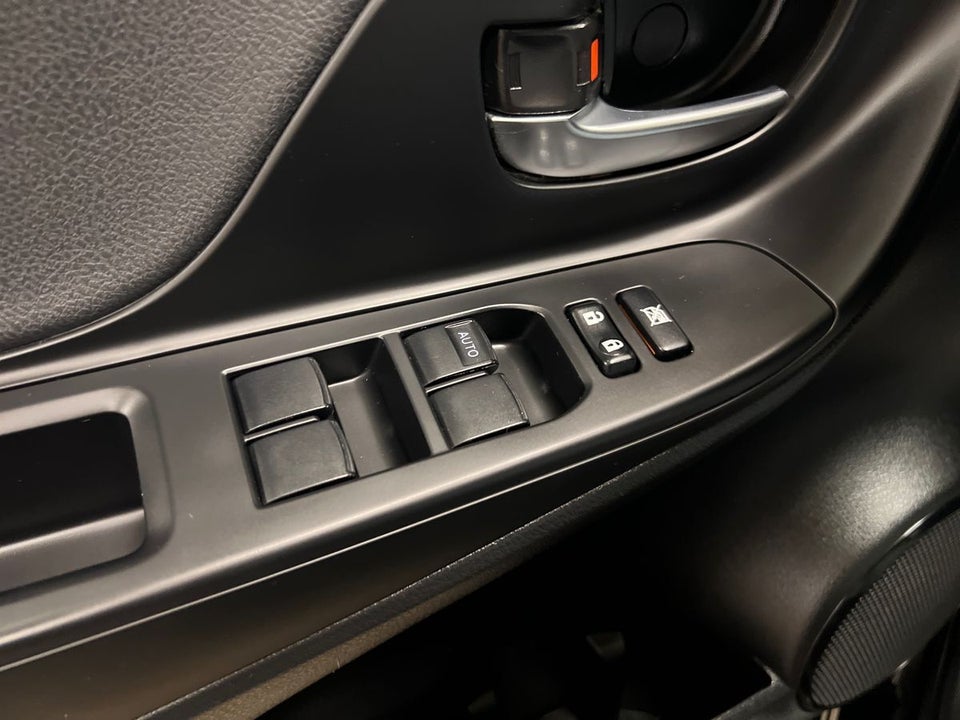 Toyota Yaris 1,5 Hybrid H3 Limited Smart e-CVT 5d