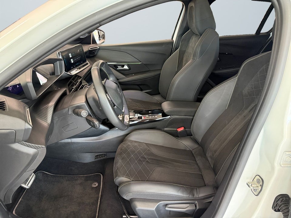 Peugeot e-208 50 GT Pack 5d
