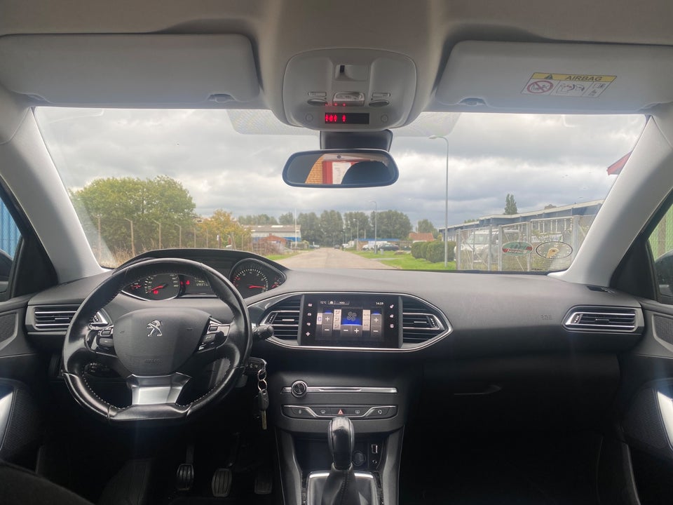 Peugeot 308 1,2 e-THP 110 Chili SW 5d
