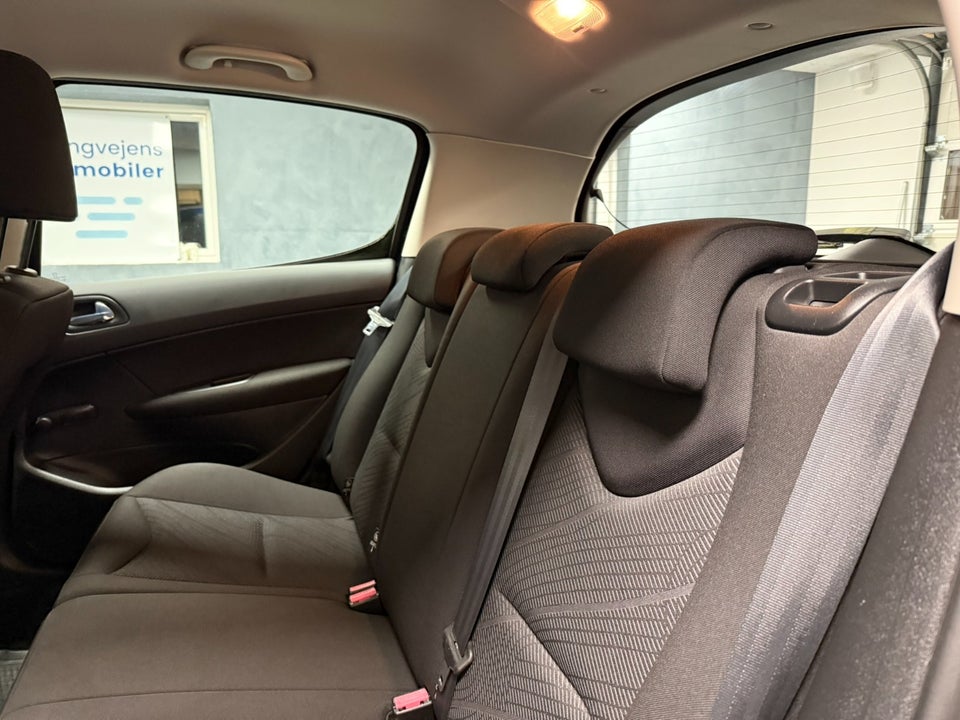 Peugeot 308 1,6 VTi Premium 5d