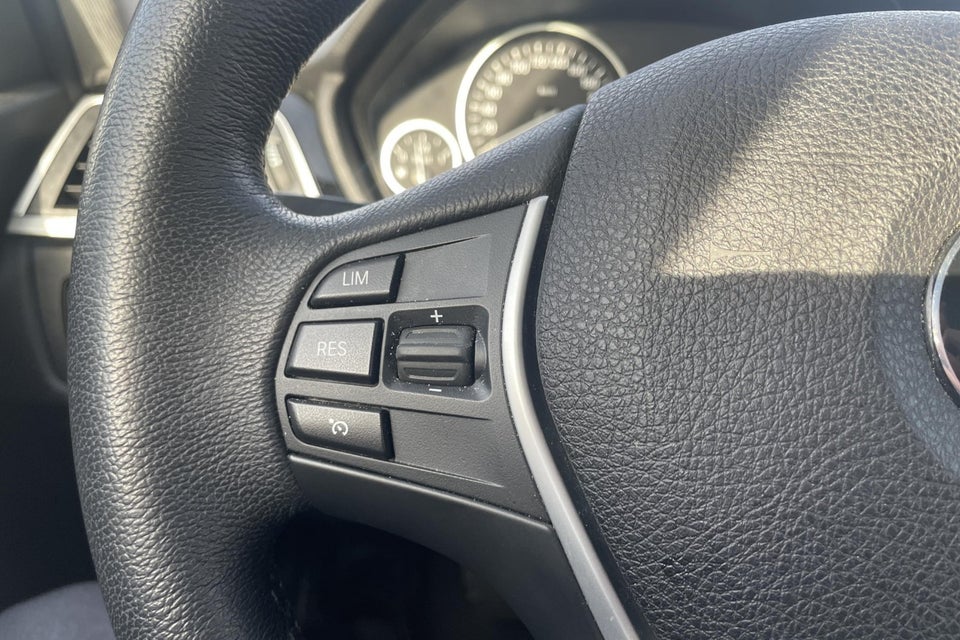 BMW 320d 2,0 Touring Advantage aut. 5d