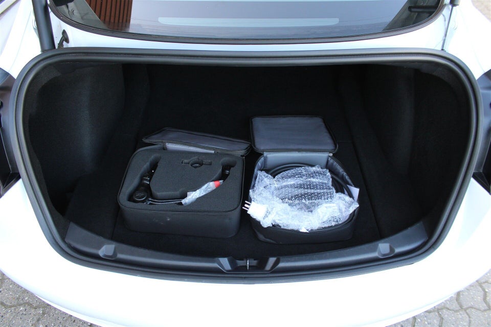 Tesla Model 3 Long Range AWD 4d
