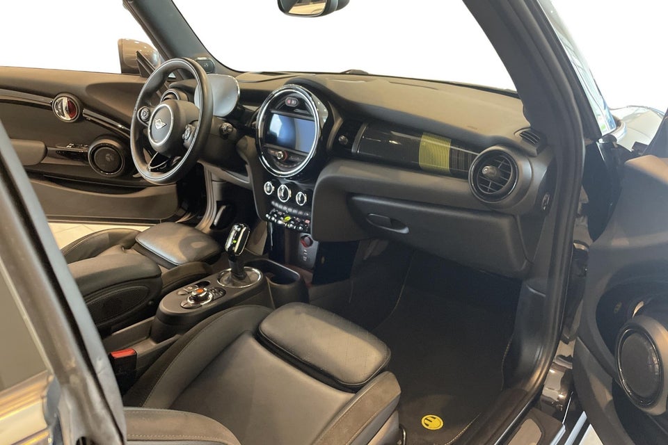 MINI Cooper SE Trim L 3d