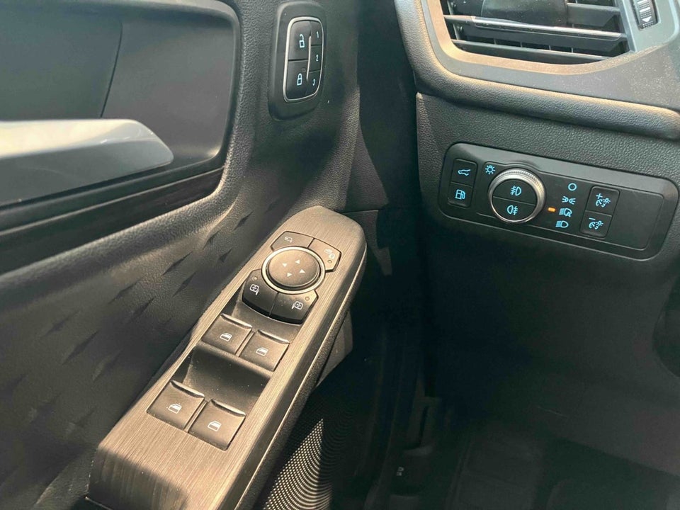 Ford Kuga 2,5 PHEV Vignale CVT 5d
