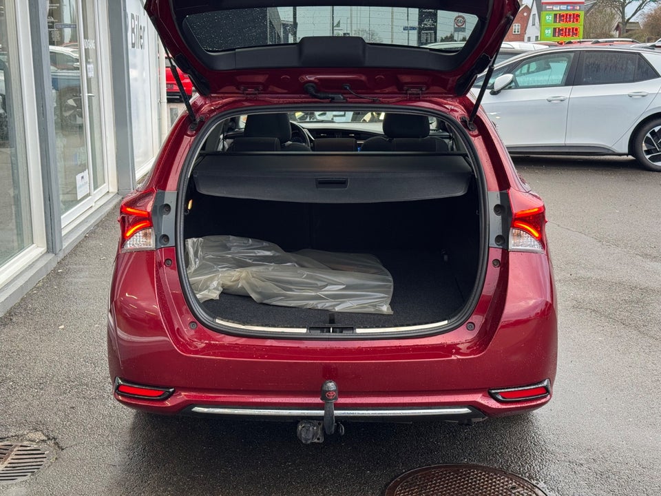 Toyota Auris 1,8 Hybrid Spirit Touring Sports CVT 5d