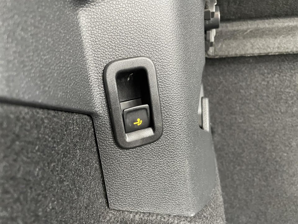 VW Golf VIII 1,4 GTE DSG 5d