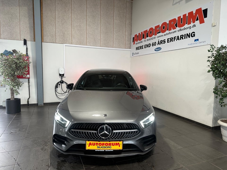 Mercedes A220 2,0 AMG Night Edition aut. 4Matic Van 5d