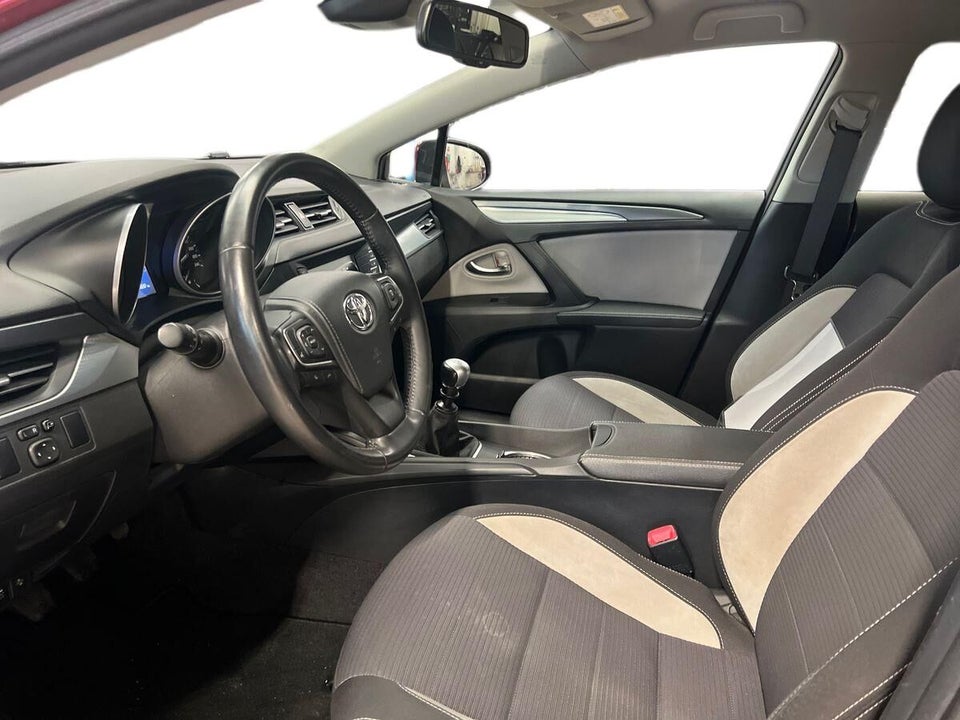 Toyota Avensis 1,8 VVT-i T2 Premium 4d