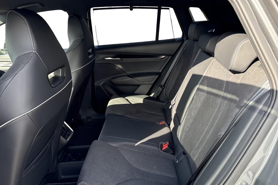 Skoda Elroq 60 iV Sportline Maxx 5d