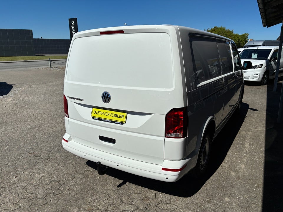 VW Transporter 2,0 TDi 150 Kassevogn lang