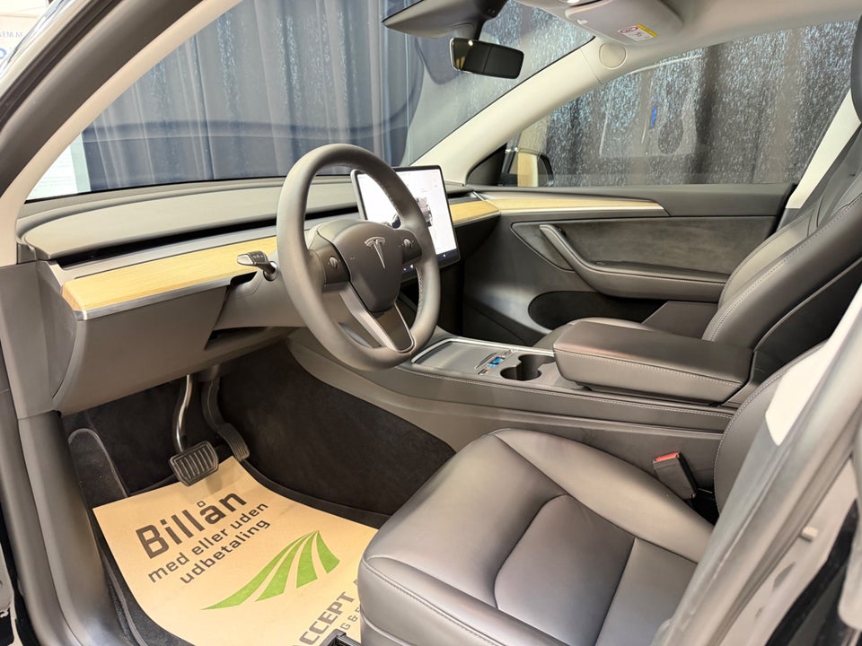 Tesla Model Y RWD 5d
